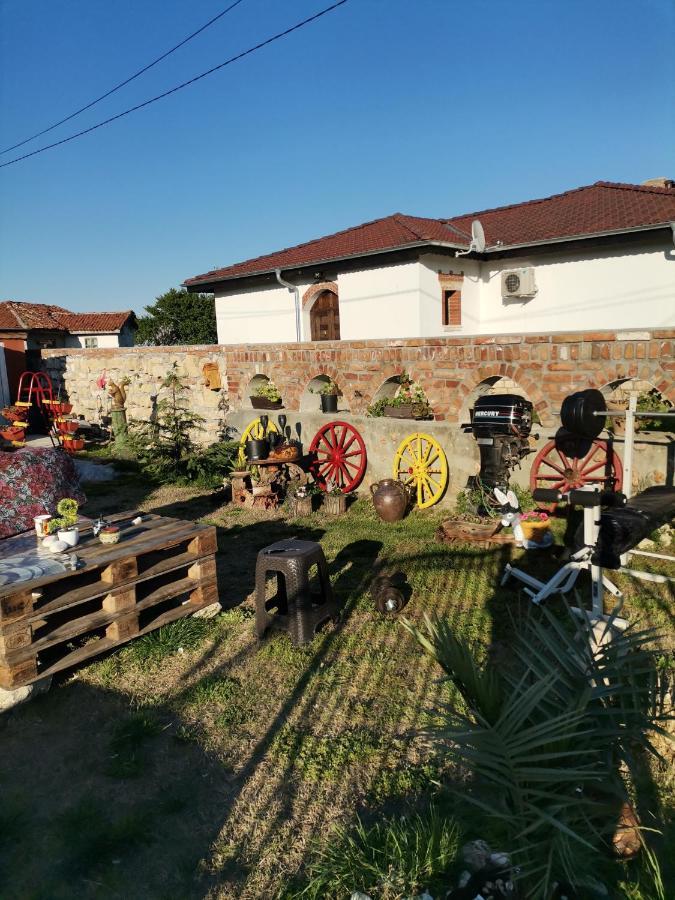 Бунгало Парк Summer Life Hotell Tiulenovo Exteriör bild